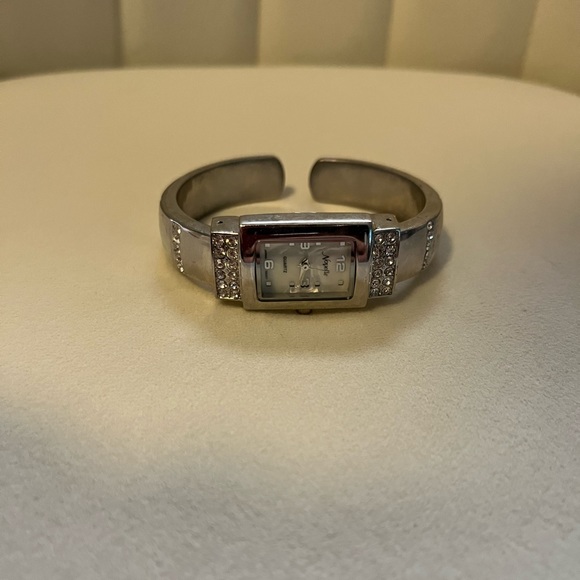 Novelle silver ice out wrist watch women - Picture 3 of 6